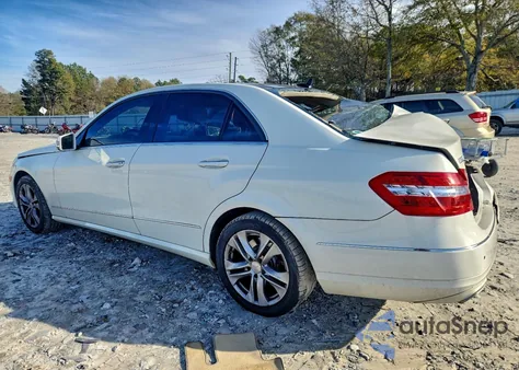 2011 Mercedes-Benz E 550 z USA, uszkodzony, nr VIN WDDHF7CB7BA379654